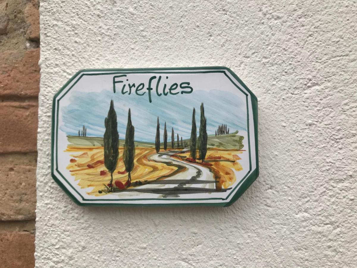 Fireflies Apartment Monte Petriolo Luaran gambar